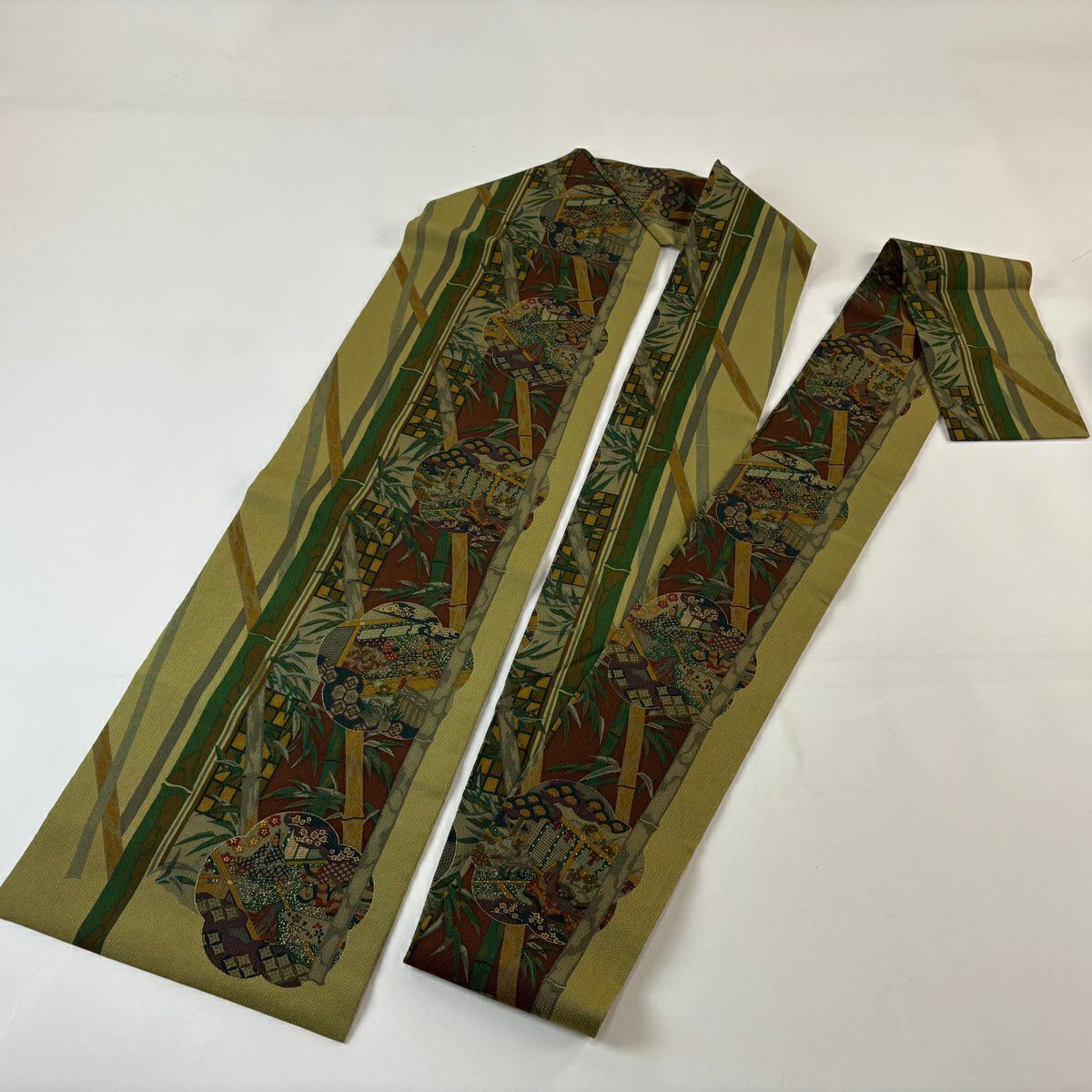 【美品】 名古屋帶 秀品級 人物 竹子 絞染 金銀彩 抹茶 純蠶絲