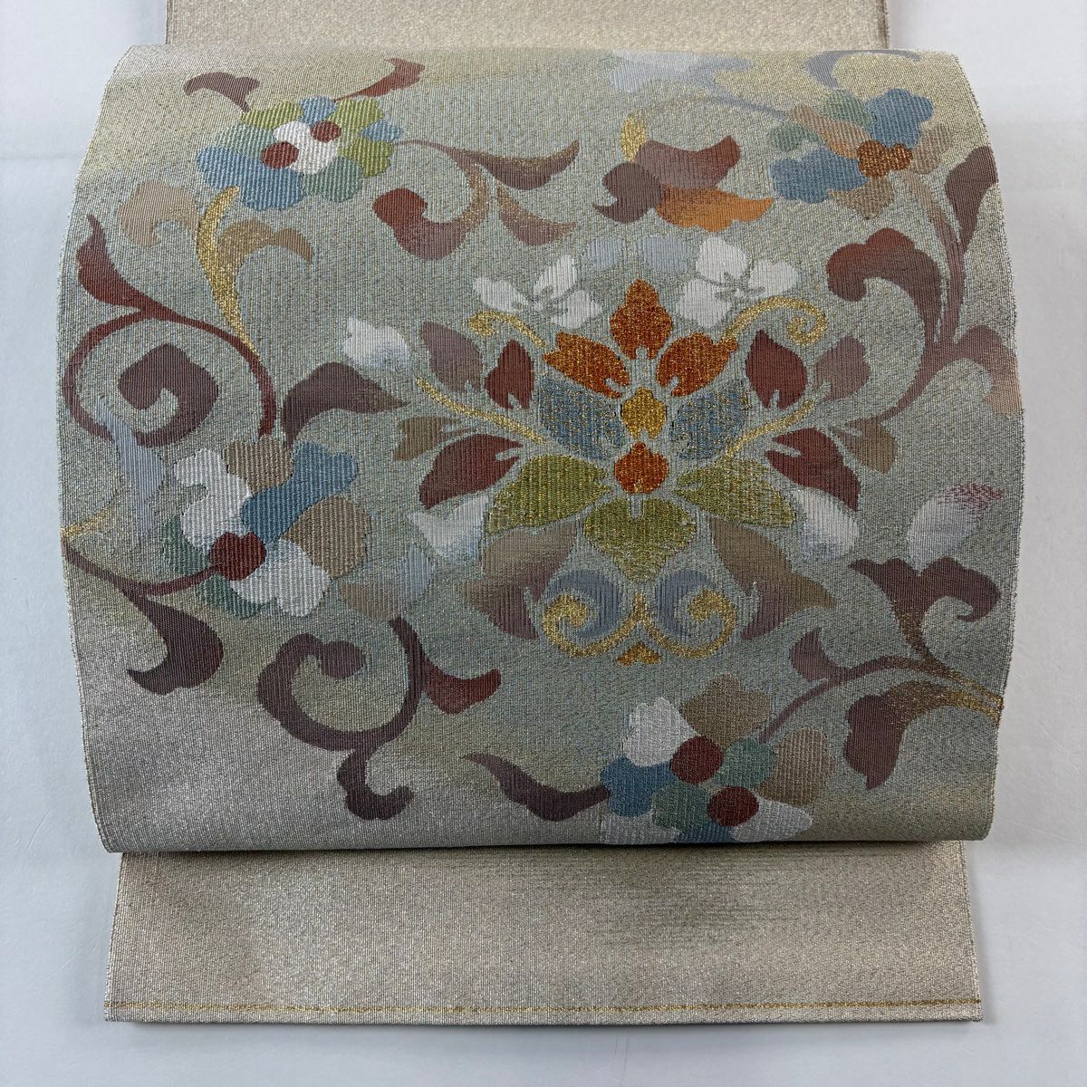 【美品】 名古屋帶 秀品級 八寸名古屋帶 松樹葉仕立 草花紋 金糸 金色 純蠶絲