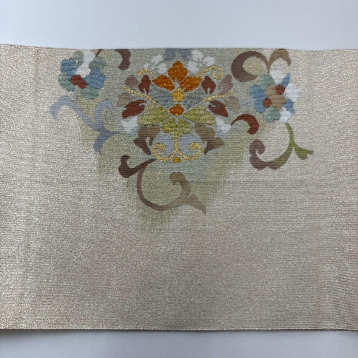【美品】 名古屋帶 秀品級 八寸名古屋帶 松樹葉仕立 草花紋 金糸 金色 純蠶絲