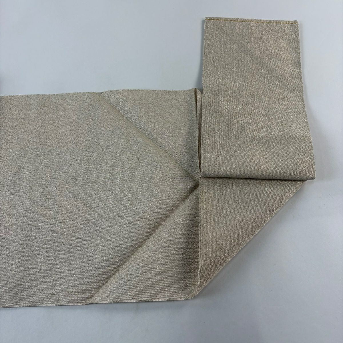 【美品】 名古屋帶 秀品級 八寸名古屋帶 松樹葉仕立 草花紋 金糸 金色 純蠶絲