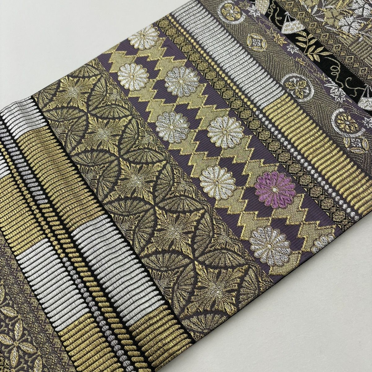 【美品】 袋帶 名品級 能衣名品級百段 段紋 金銀絲 黑 六通 純蠶絲