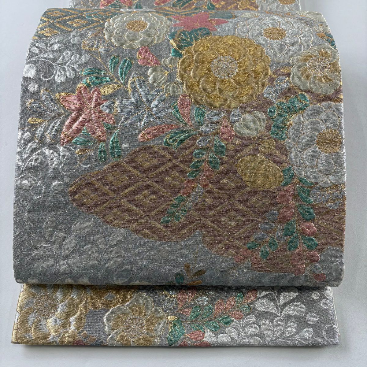 【美品】 袋帶 名品級 辻花染圖案 雲文 金銀絲 金金箔 銀 六通 純蠶絲
