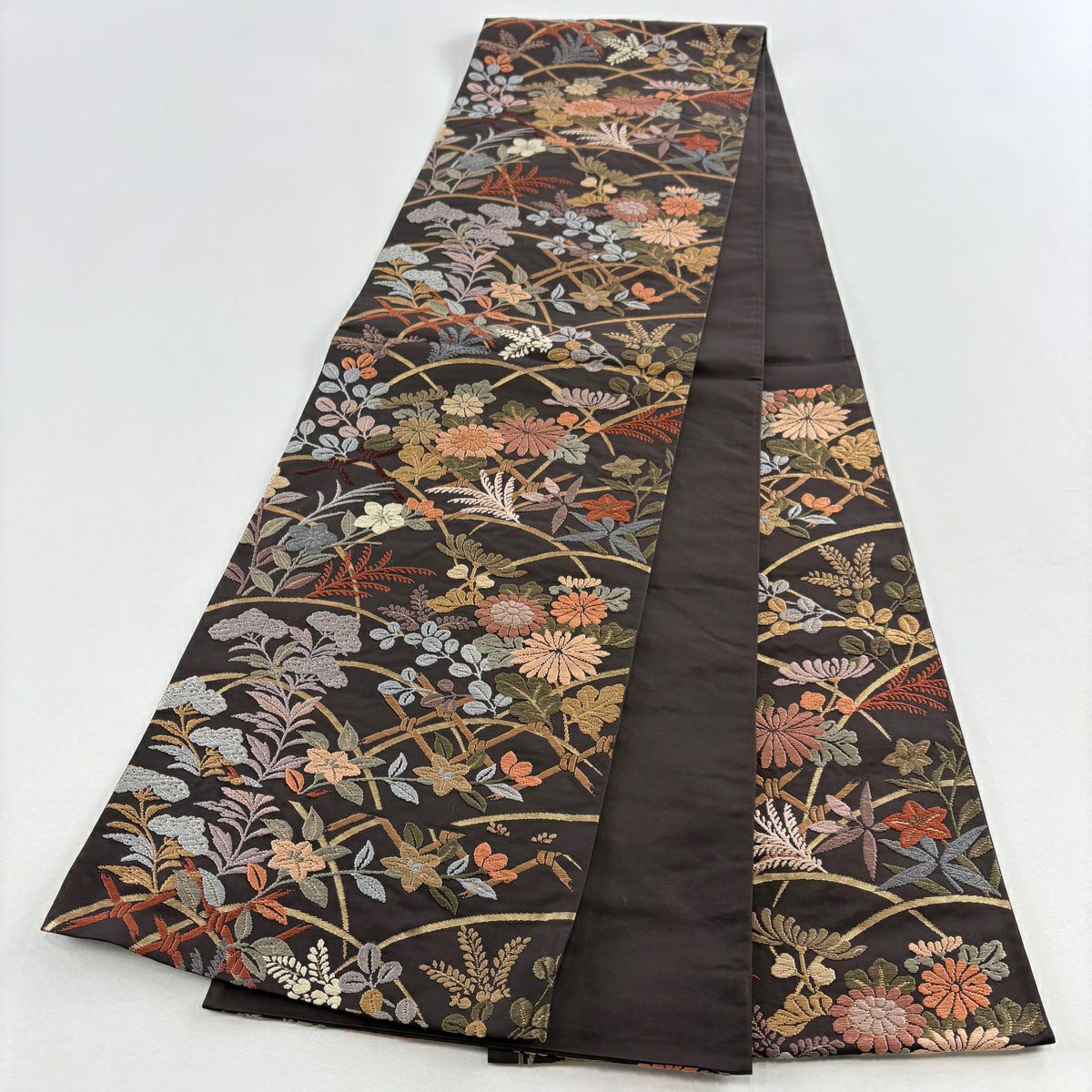 【美品】 袋帶 秀品級 秋草 芝 刺繡 金金箔 濃紫 六通 純蠶絲