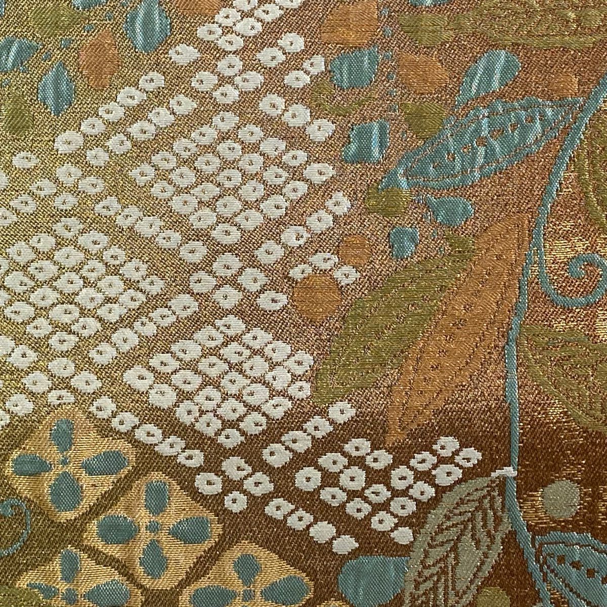 【美品】 袋帶 秀品級 草花紋紋 菱 金金箔 茶 六通 純蠶絲