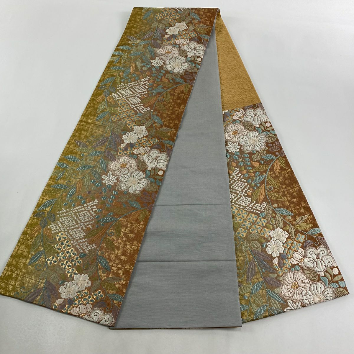 【美品】 袋帶 秀品級 草花紋紋 菱 金金箔 茶 六通 純蠶絲