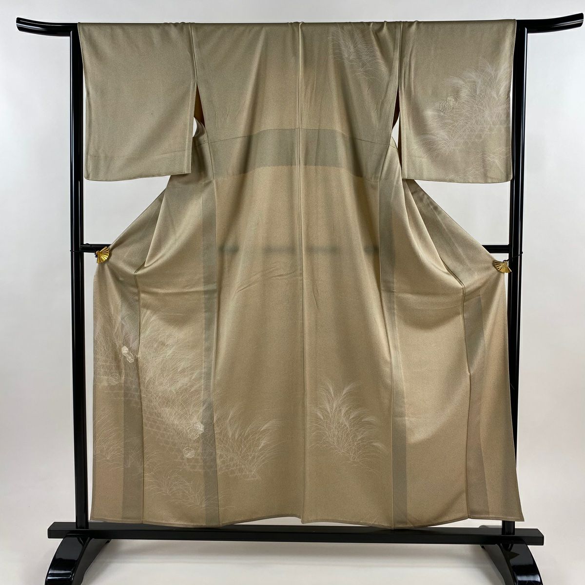 付下 身長157cm 袖長65.5cm M 單層 龜甲 草花紋刺繡 金彩裝飾 淺茶 純蠶絲 優品級