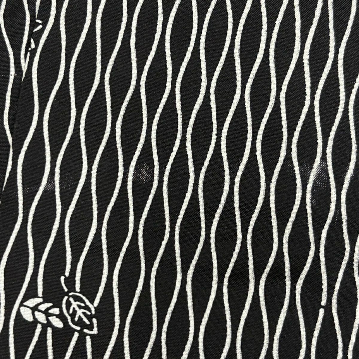 【美品】訪問服 身長163cm 袖長64.5cm M 雙層 紬織織 落款あり よろけ縞 葉紋 黑 純蠶絲 名品級