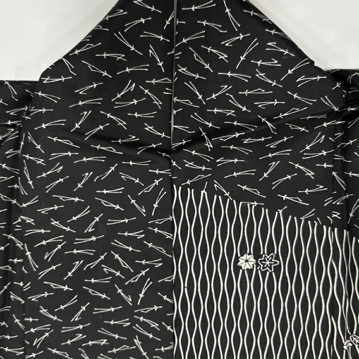 【美品】訪問服 身長163cm 袖長64.5cm M 雙層 紬織織 落款あり よろけ縞 葉紋 黑 純蠶絲 名品級