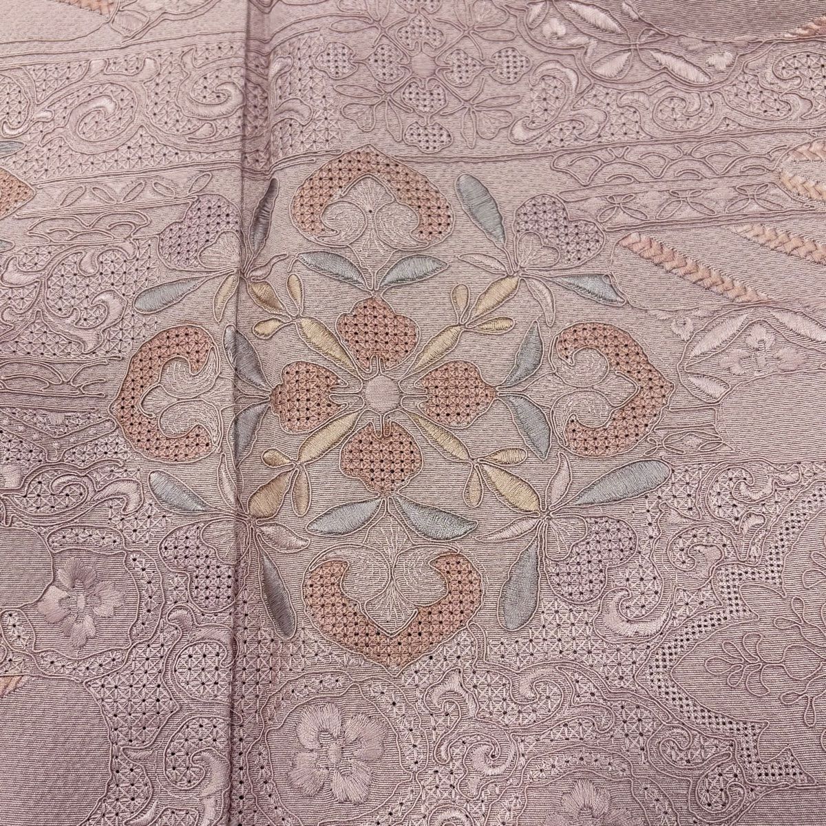 色留袖禮服 身長156.5cm 袖長64cm M 雙層 華紋 ヱ霞 刺繡 漸層 薄紫 純蠶絲 秀品級