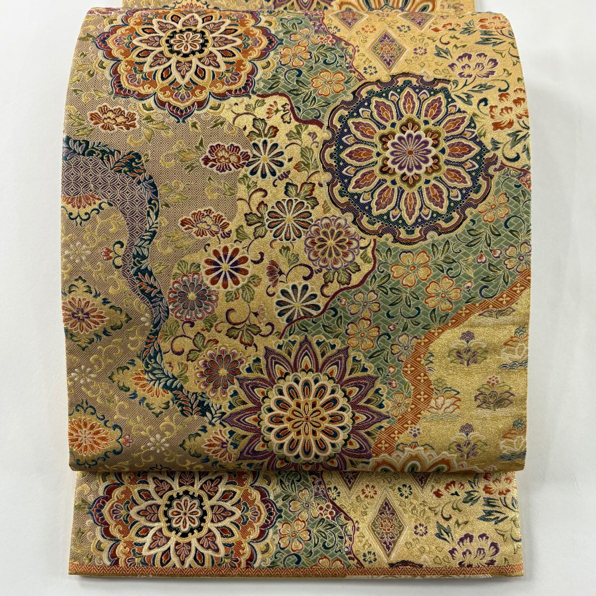 【美品】 袋帶 逸品級 王朝道長華紋 花唐草紋 金金箔 金色 六通 純蠶絲