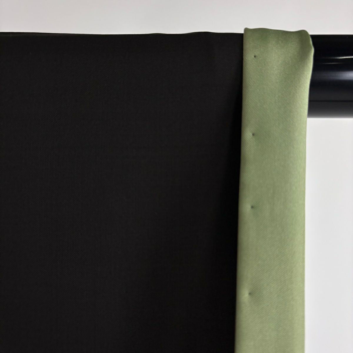 【美品】 大島紬織 身長160cm 袖長65.5cm M 雙層 純泥染 證書附帶 銀杏 墨 黑 純蠶絲 逸品級
