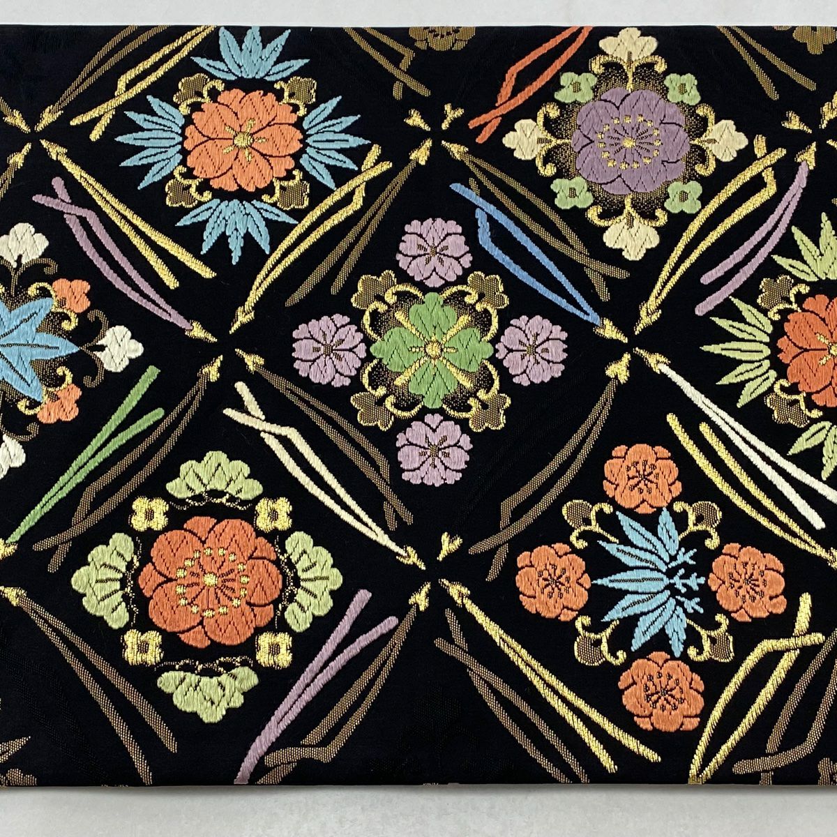 【美品】 袋帶 逸品級 花 松樹葉 金絲 唐織 黑 六通 純蠶絲