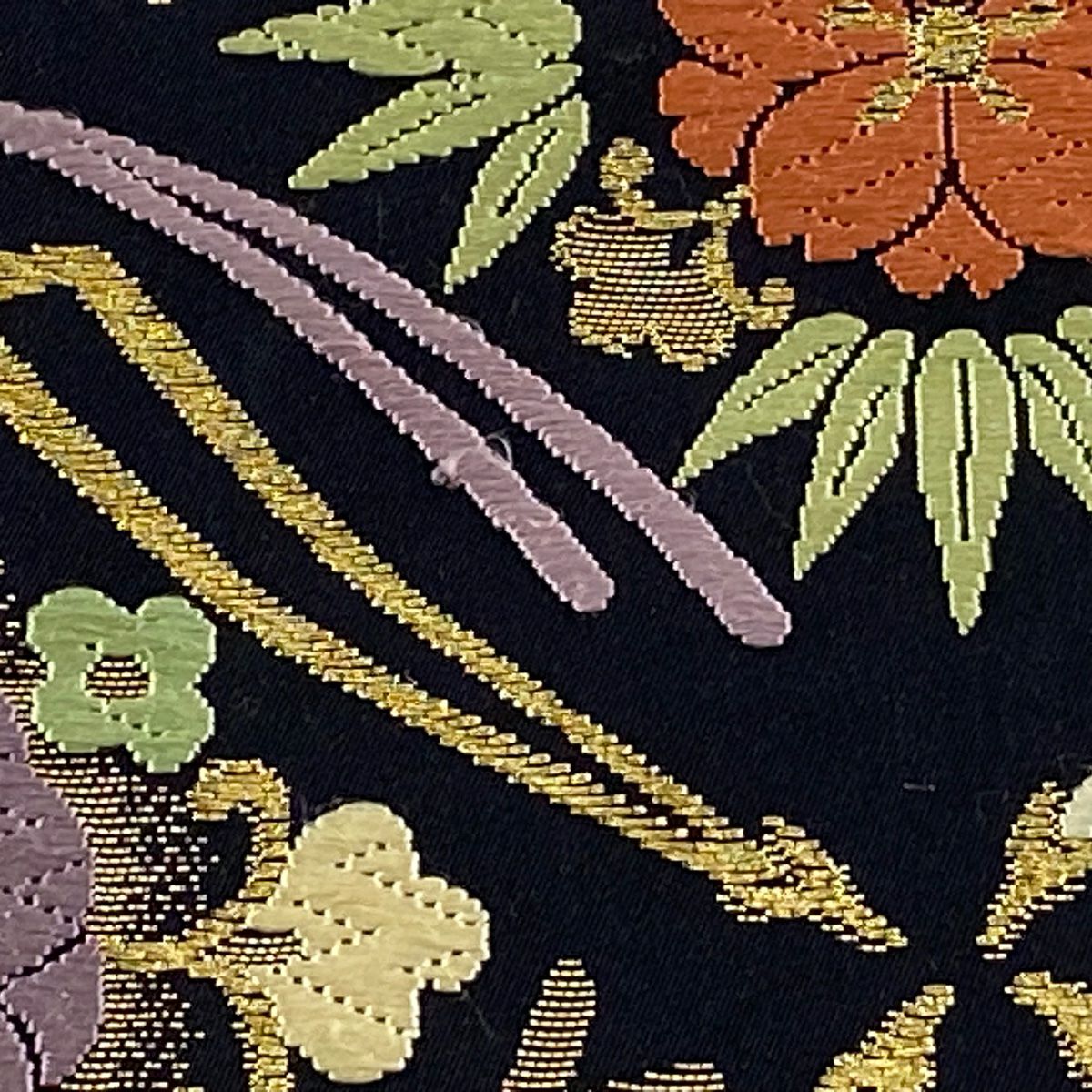 【美品】 袋帶 逸品級 花 松樹葉 金絲 唐織 黑 六通 純蠶絲