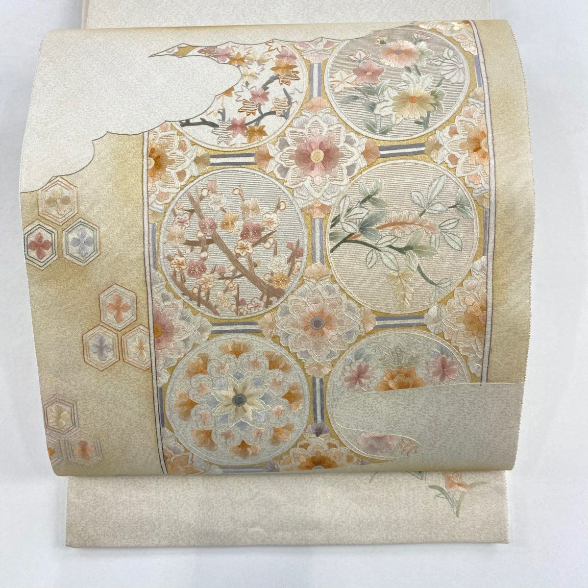 袋帶 逸品級 格天井 枝梅花 刺繡 金金箔 奶油色 大鼓圖案 純蠶絲