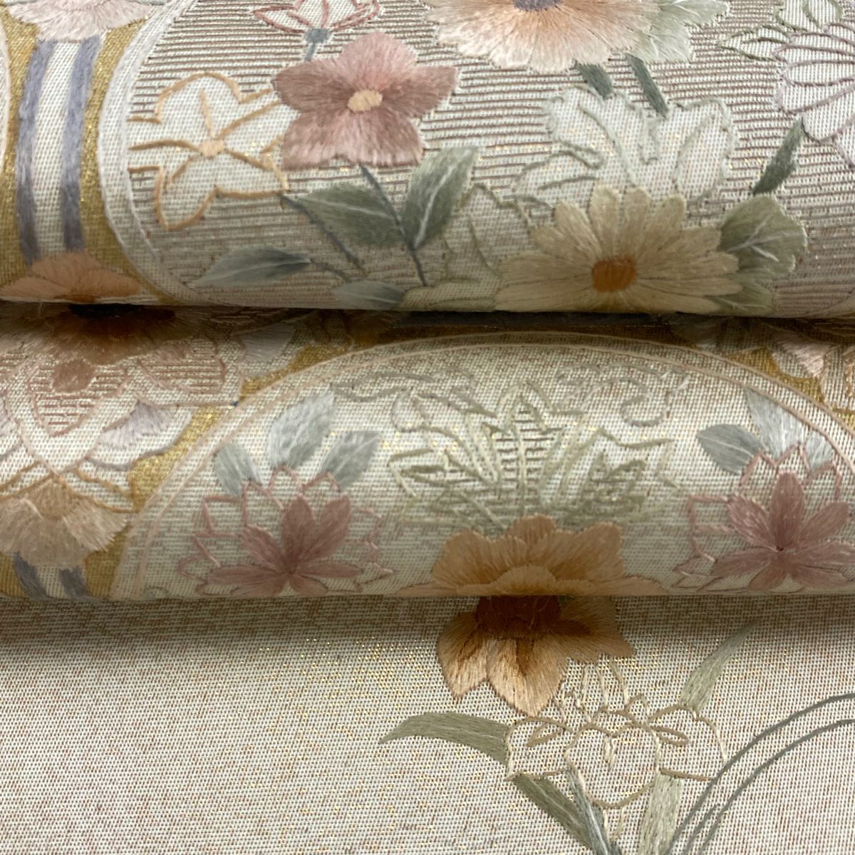 袋帶 逸品級 格天井 枝梅花 刺繡 金金箔 奶油色 大鼓圖案 純蠶絲