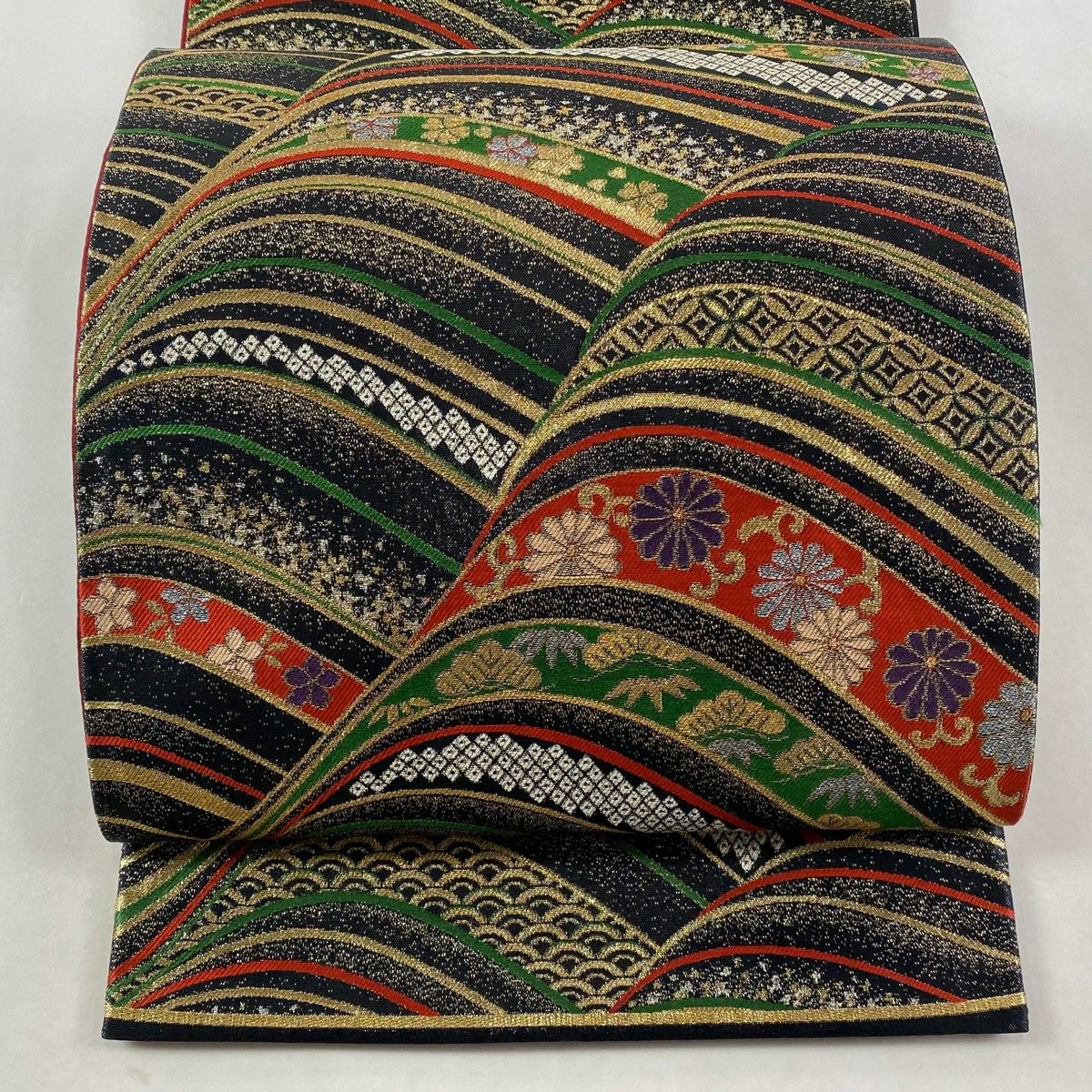 【美品】 袋帶 秀品級 波 草花紋 金金箔 黑 六通 純蠶絲