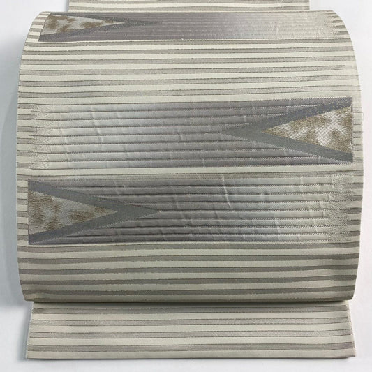 袋帶 秀品級 加納幸 落款 ますいわ屋 幾何學圖案 縞 銀線 金金箔 米色 お太鼓圖案 純蠶絲