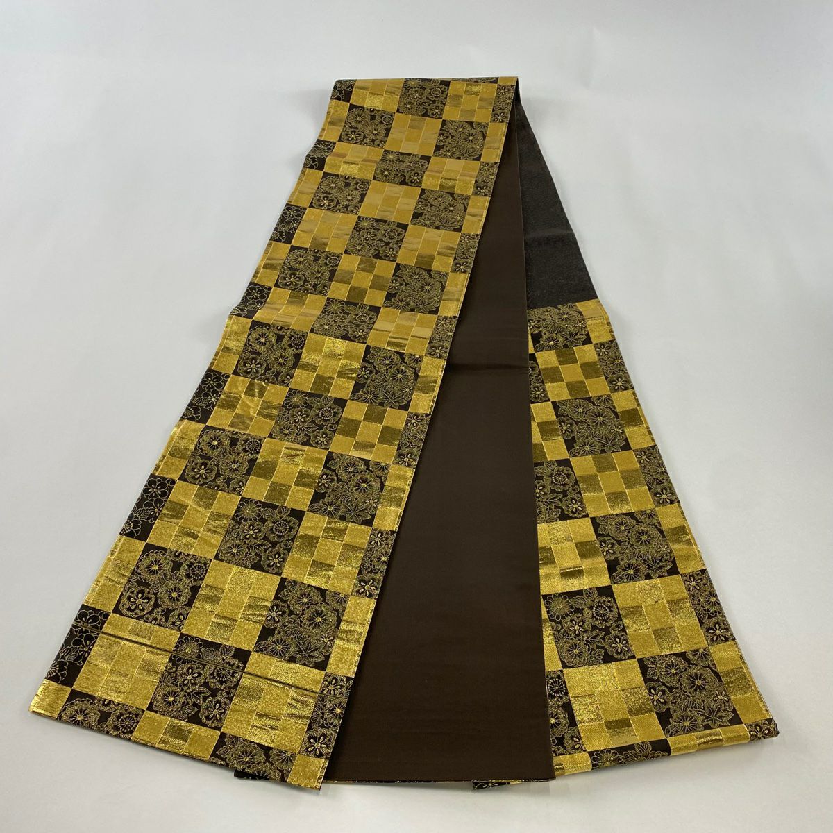 【美品】 袋帶 秀品級 草花紋紋 市松樹 金金箔 金絲 黑 六通 純蠶絲