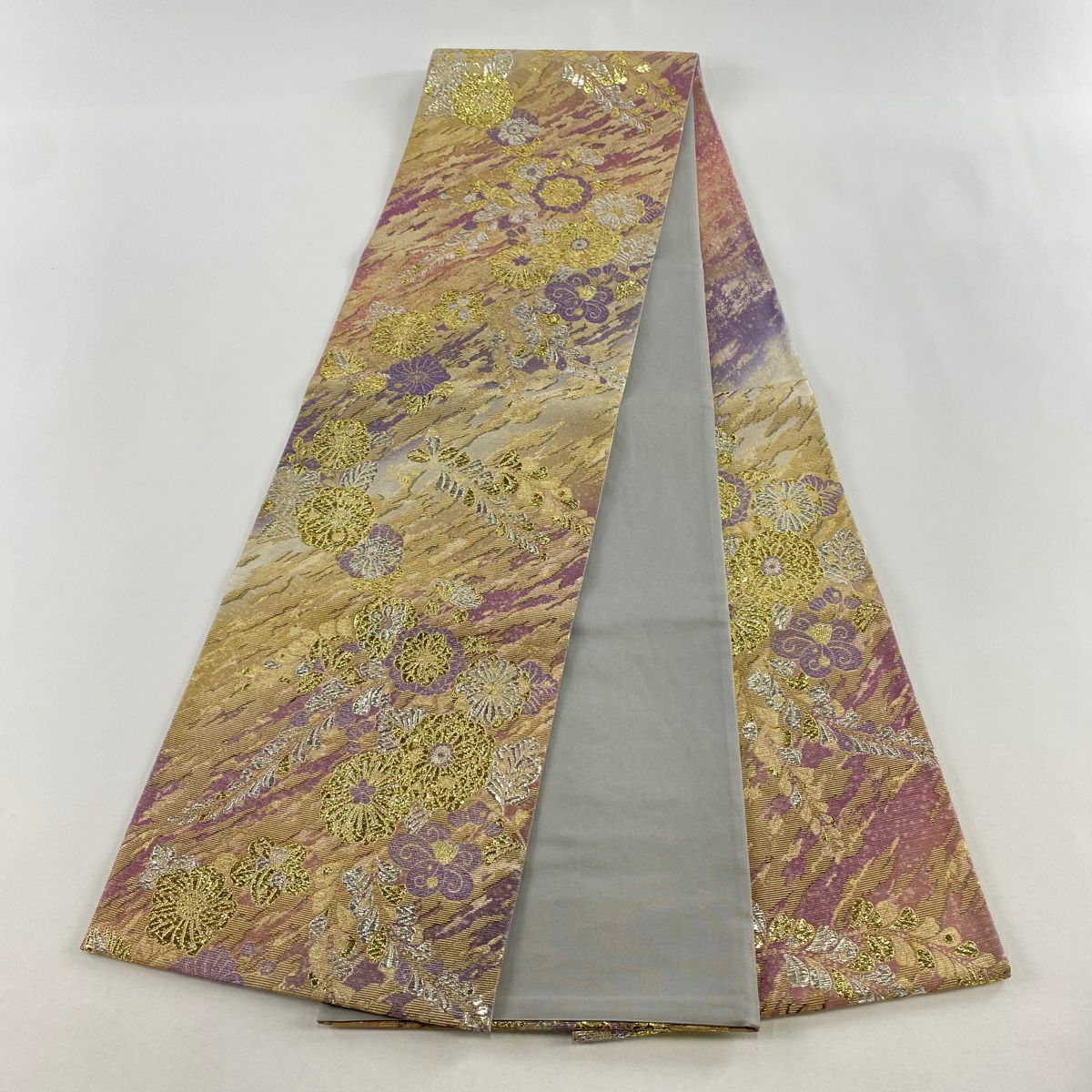 【美品】 袋帶 名品級 椿 草花紋 金金箔 金絲 紫 六通 純蠶絲