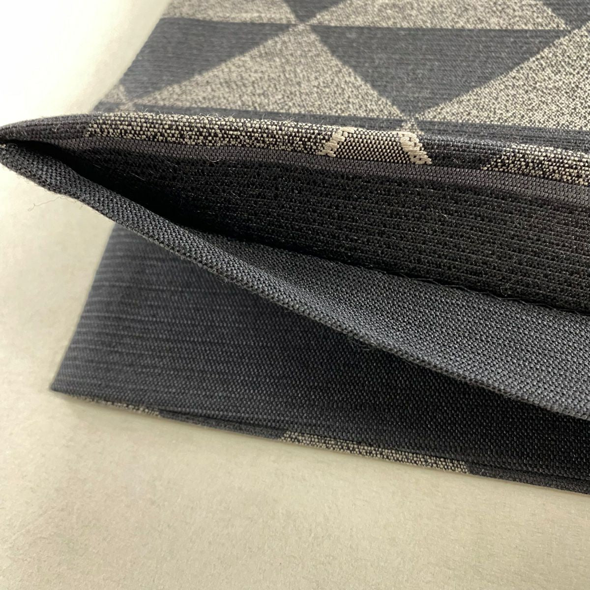 【美品】 袋帶 名品級 鱗紋 幾何圖案 灰色 六通 純蠶絲