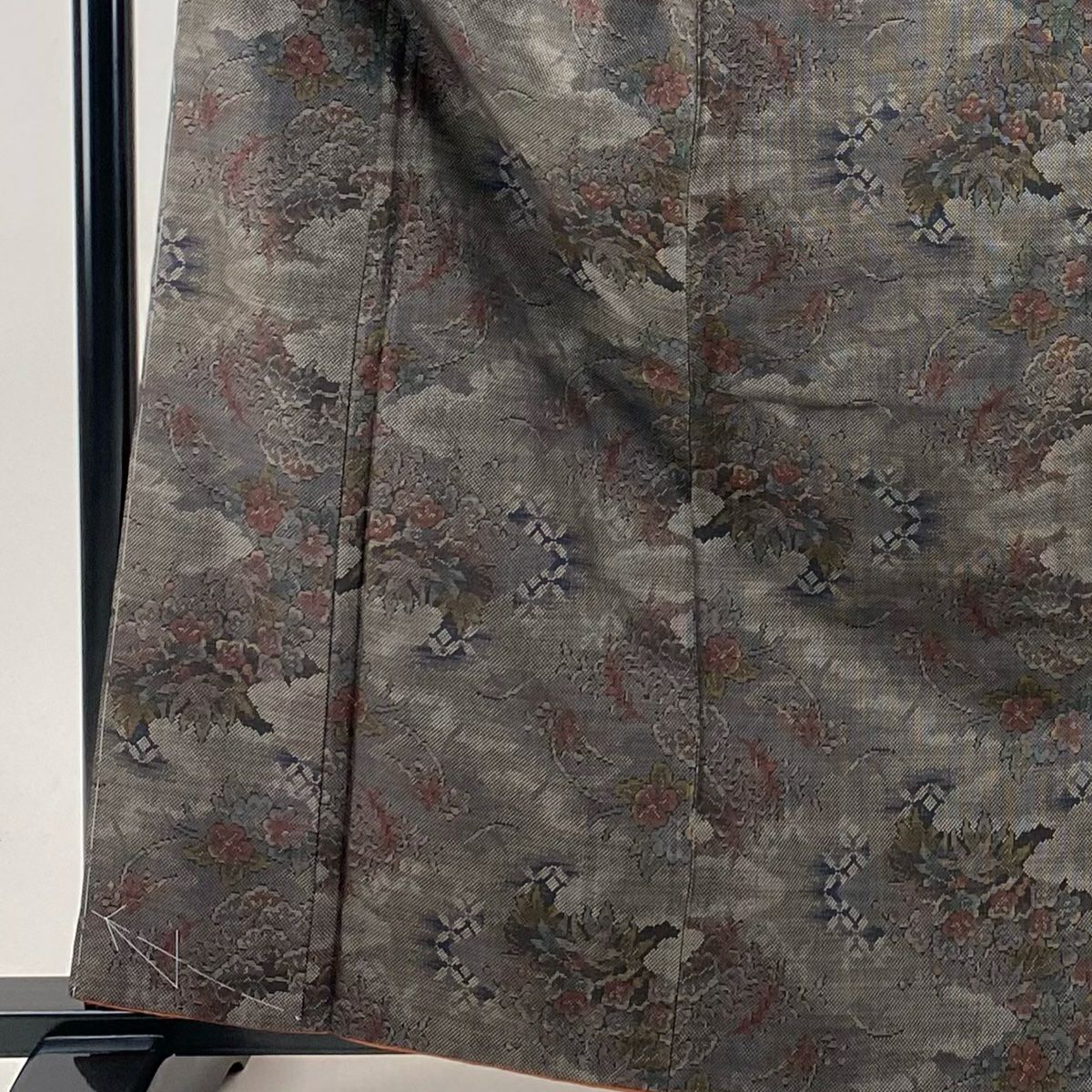 【美品】 大島紬織 身長163cm 袖長64cm M 雙層 證書附帶 梅花 七寶紋 純泥染 焦茶 正蠶絲 秀品級