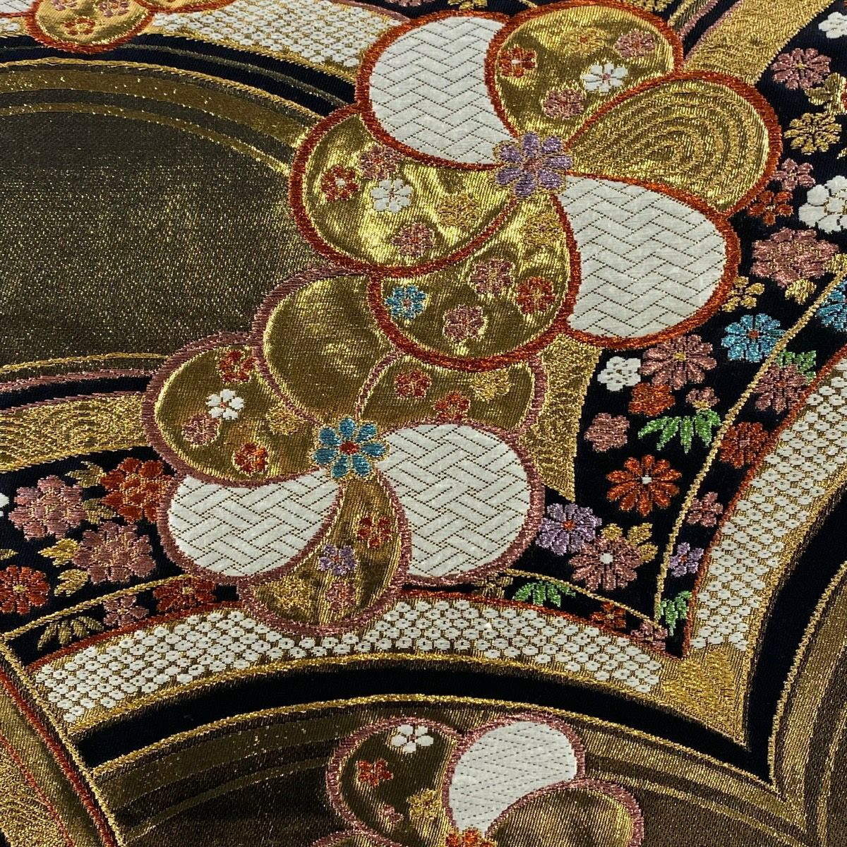 【美品】 袋帶 秀品級 花 笹 刺繡 金線 黑 六通 純蠶絲