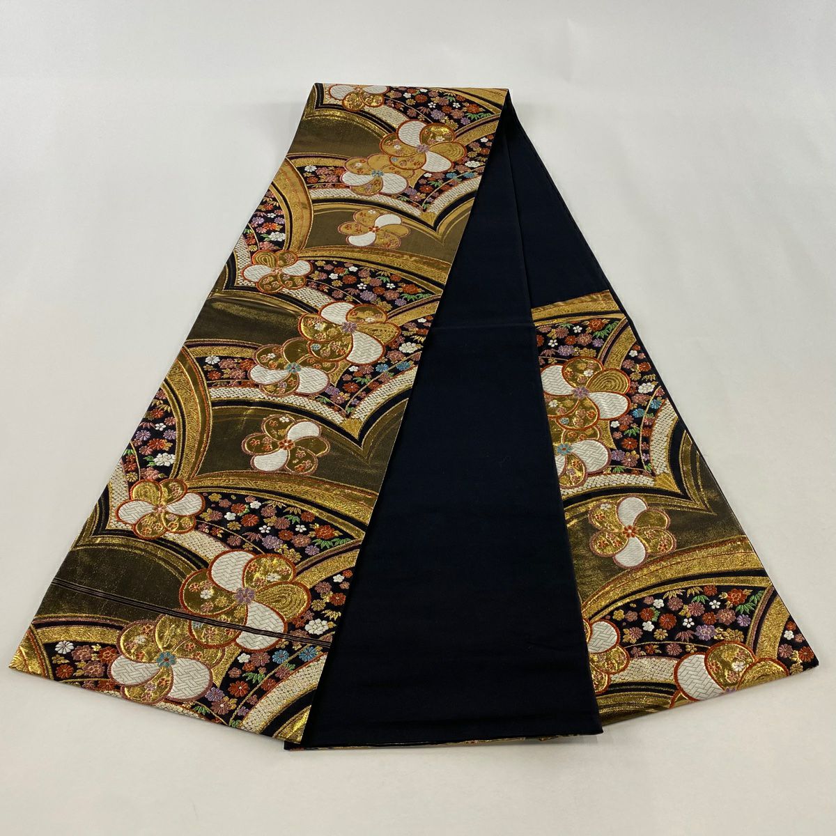 【美品】 袋帶 秀品級 花 笹 刺繡 金線 黑 六通 純蠶絲