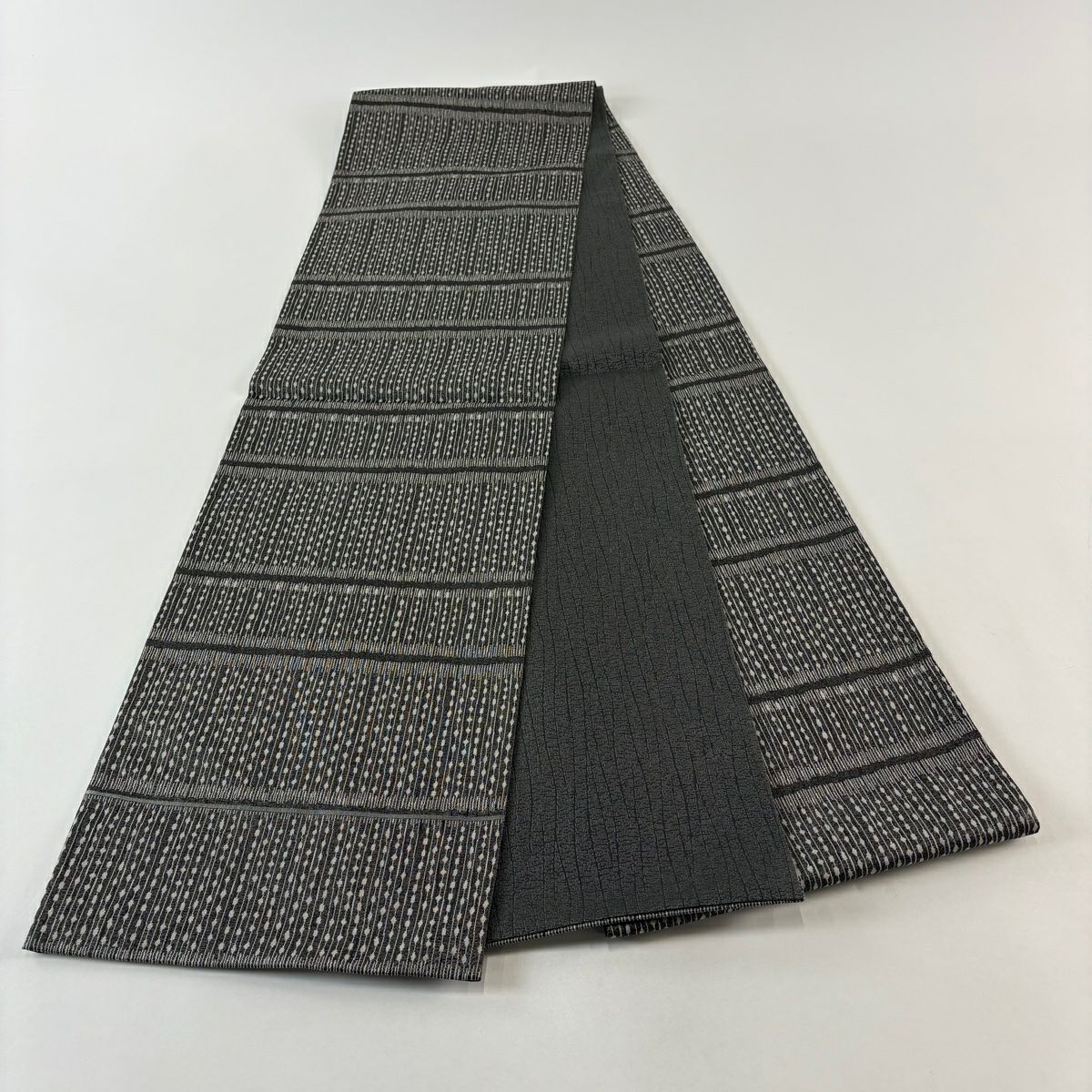 【美品】 袋帶 名品級 橫段 幾何學 銀線 黑灰 全通 純蠶絲