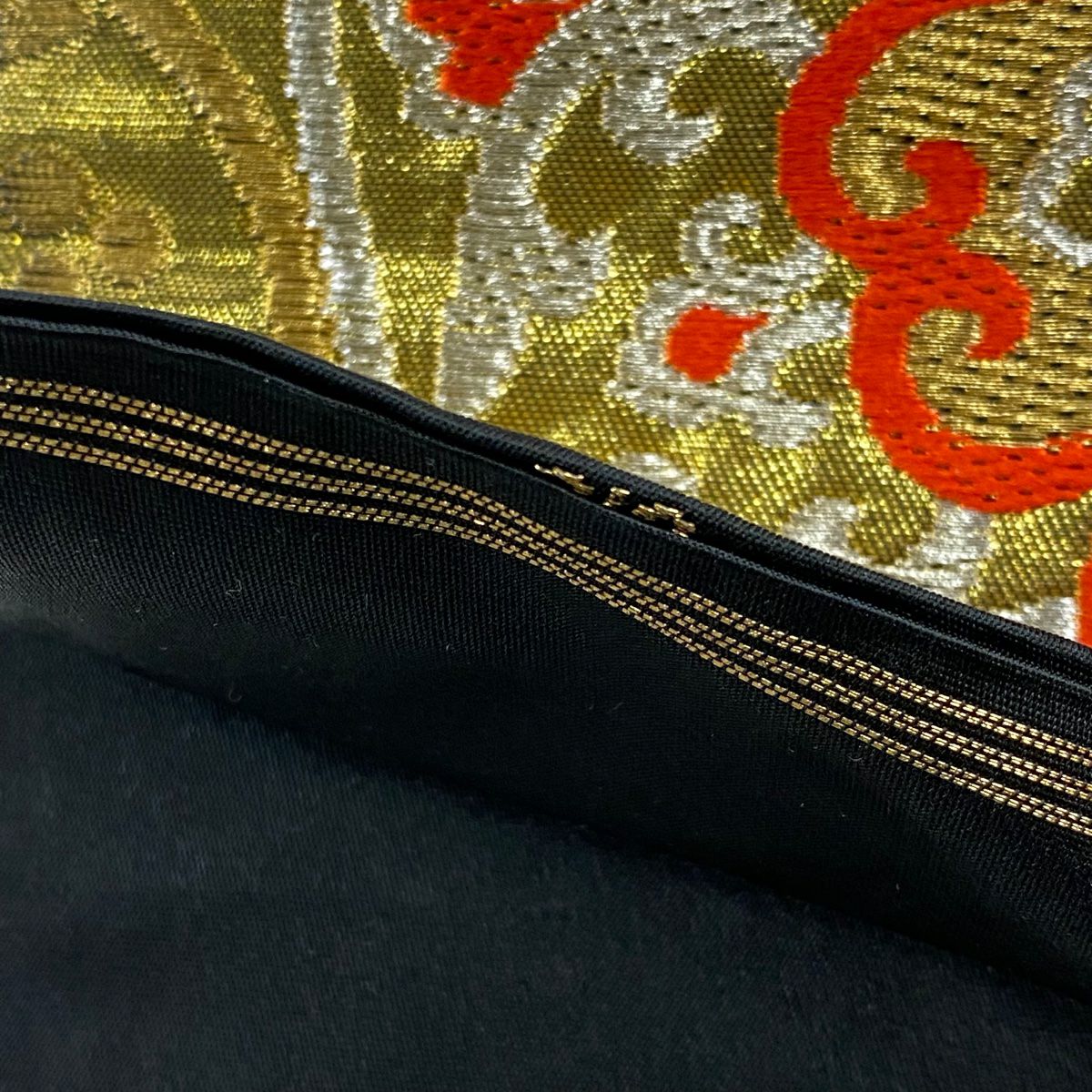 【美品】 袋帶 名品級 川島織物 關西仕立 雜文 花唐草紋 金銀彩 黑 六通 純蠶絲
