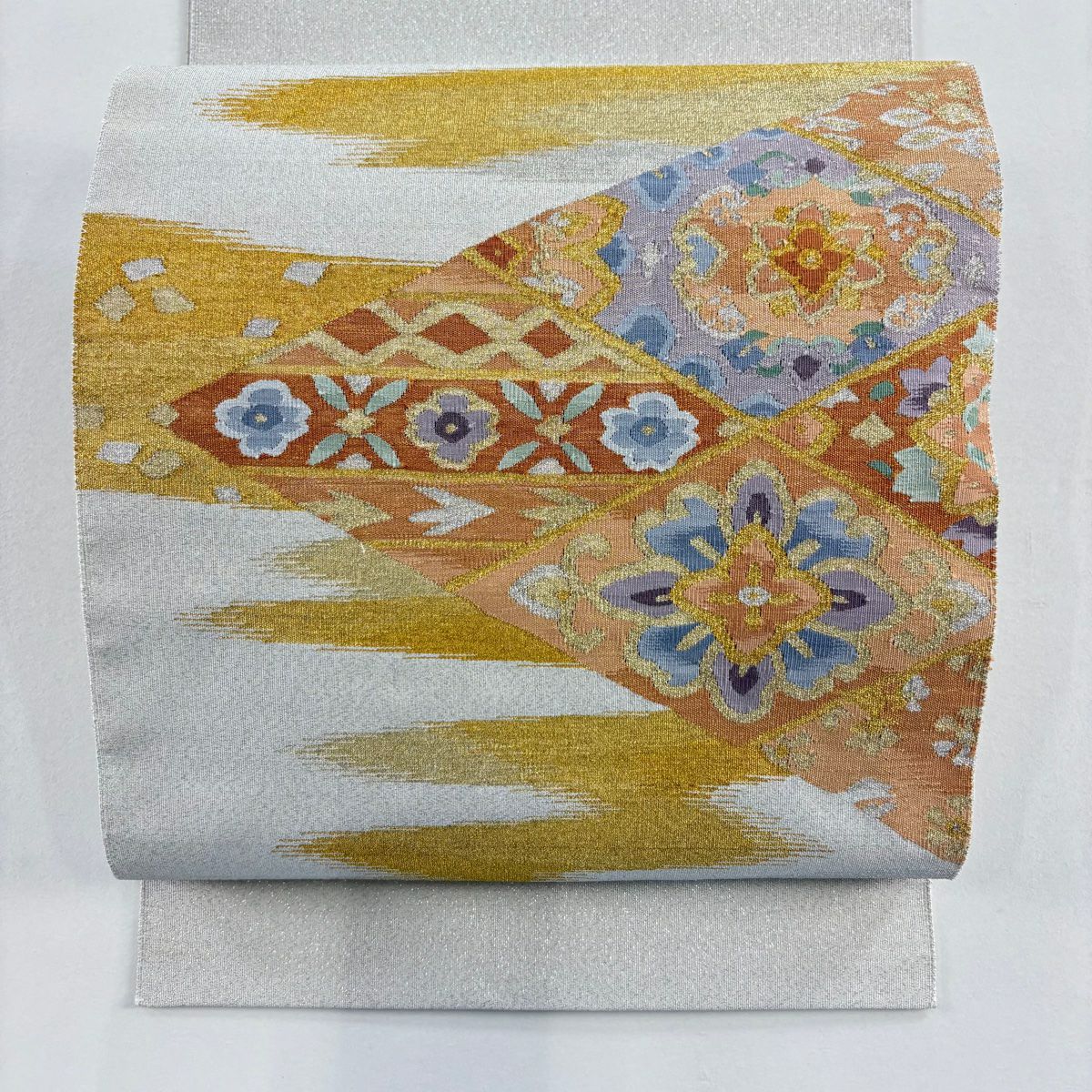 【美品】 名古屋帶 秀品級 松樹葉仕立 八寸名古屋帶 華紋 霞 金銀糸 灰白 純蠶絲