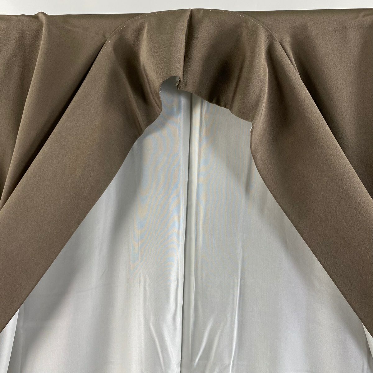 【美品】 付下 身長155cm 袖長65cm M 雙層 渡邊雪三郎 落款あり 組紐 金銀彩 漸層 灰茶 純蠶絲 逸品級