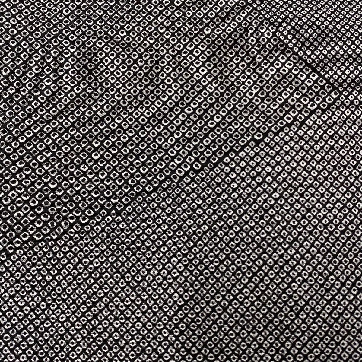 【美品】 小紋 身長151.5cm 袖長67.5cm L 雙層 疋田紋 幾何圖案 黑 純蠶絲 名品級