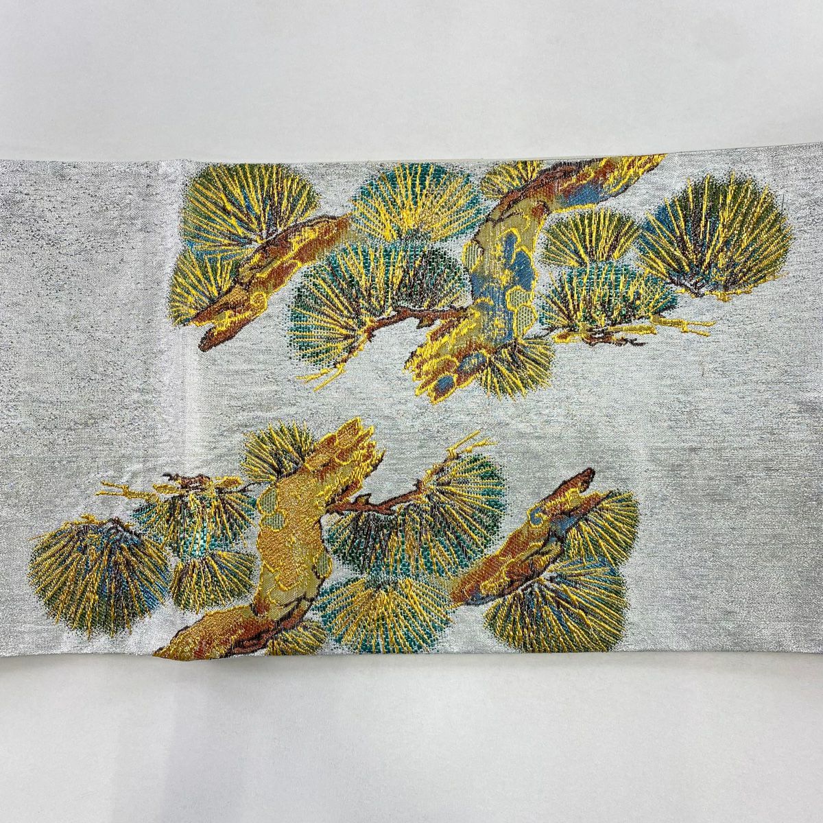 【美品】 袋帶 逸品級 松樹 金金箔 銀 お太鼓圖案 純蠶絲