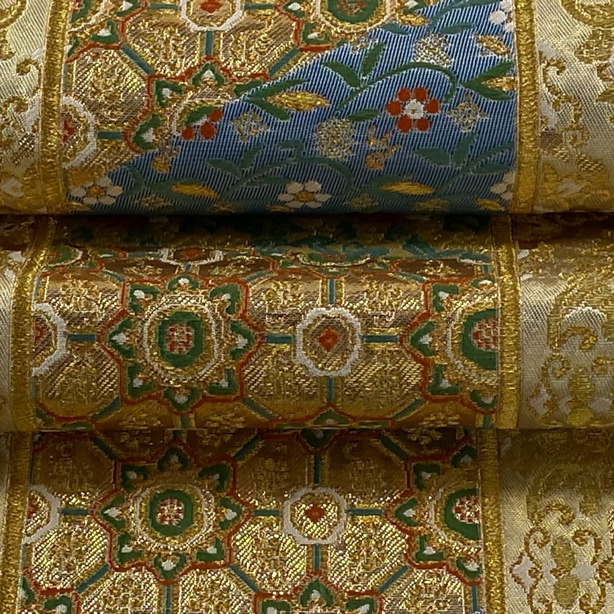 【美品】 袋帶 逸品級 洛陽織物 落款あり 格子取名物裂文 華紋 金絲 金金箔 金色 六通 純蠶絲