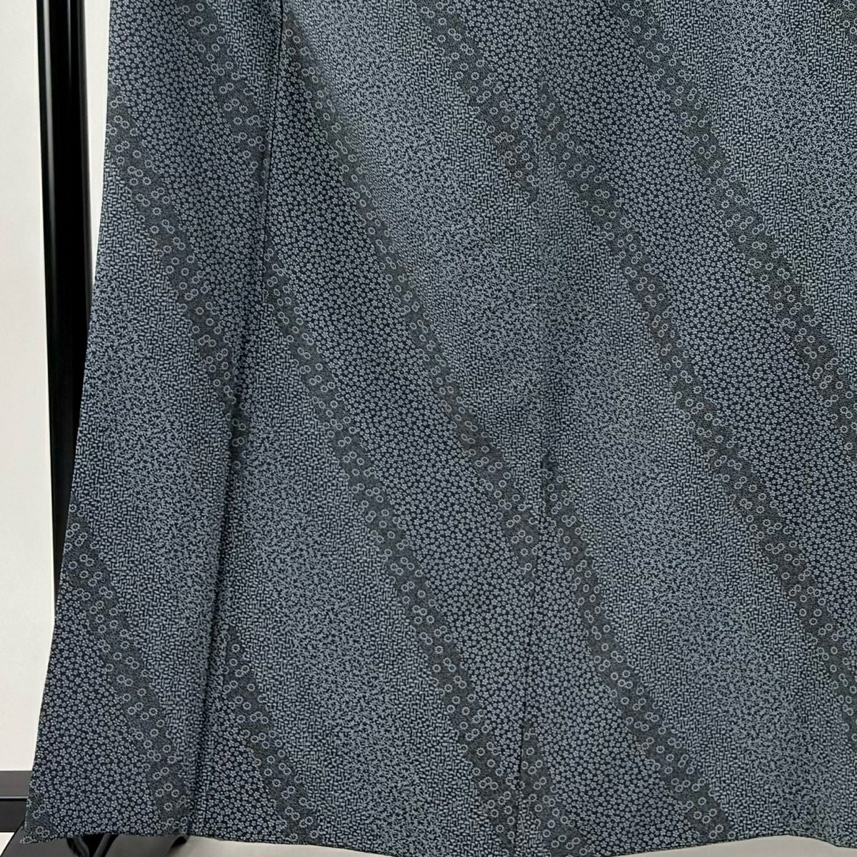 【美品】 小紋 身長161cm 袖長66cm M 雙層 小花 笹 深藍 純蠶絲 名品級