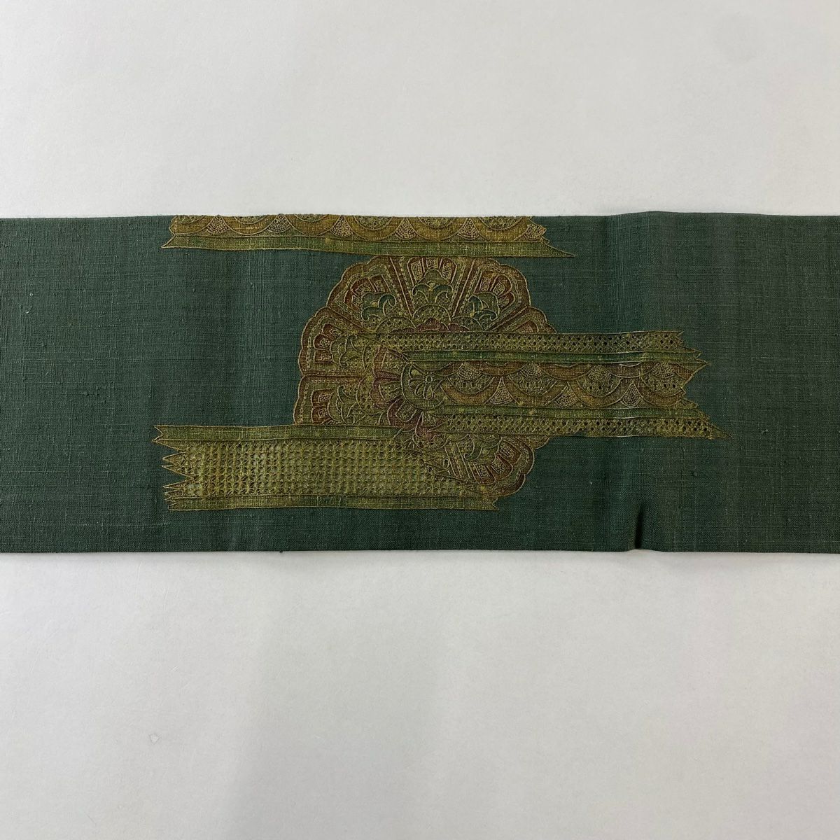 【美品】名古屋帶 秀品級 紬織織 御所車 雲文 刺繡 金絲 深綠 純蠶絲