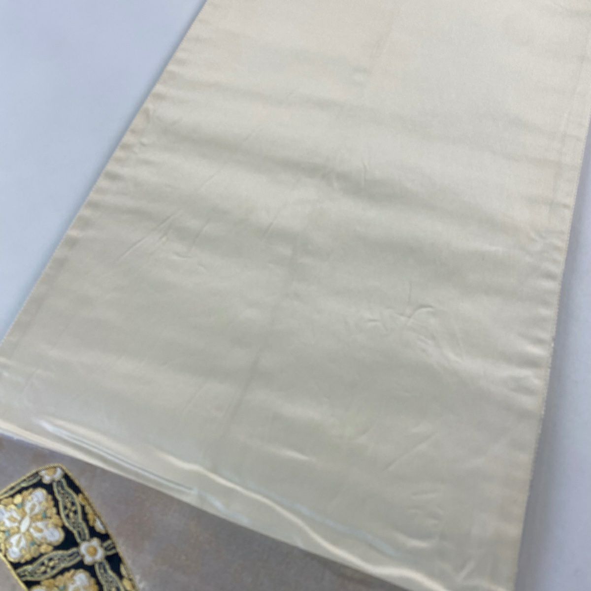【美品】 袋帶 秀品級 束捲熨斗紋 花鳥 金銀線 金金箔 米色 大鼓圖案 純蠶絲