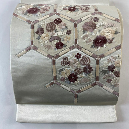 袋帶 秀品級 草花紋紋 寶物滿載 銀線 刺繡 奶油色 大鼓圖案 純蠶絲