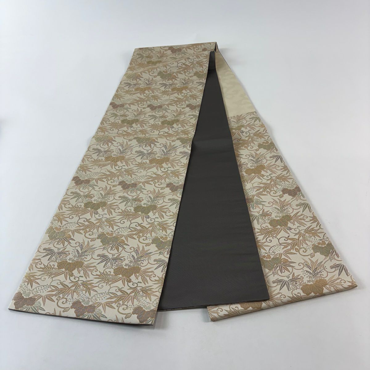 【美品】 袋帶 名品級 金金箔屋清兵衛 落款あり 明治後期 裂地圖案 草木染 桐竹子唐草紋紋 米色 六通 純蠶絲