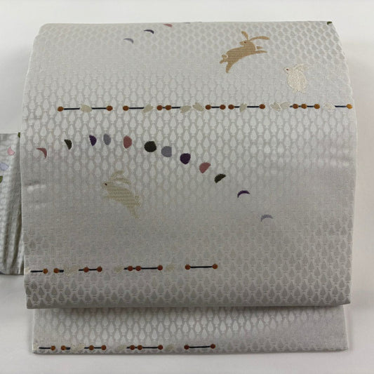 【美品】名古屋帶 逸品級 兔子與月亮 花瓣 灰色 純蠶絲