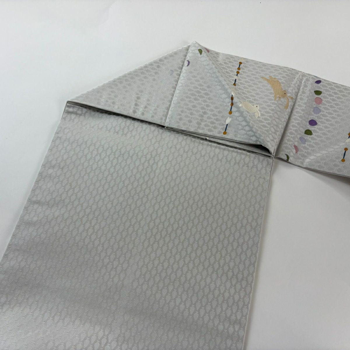 【美品】名古屋帶 逸品級 兔子與月亮 花瓣 灰色 純蠶絲
