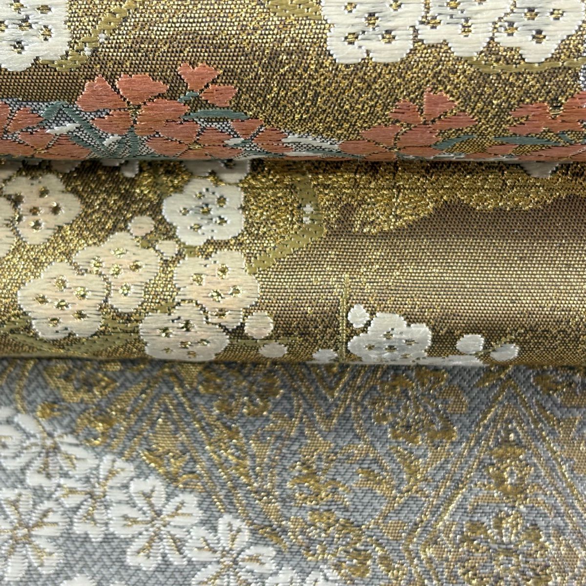 【美品】 袋帶 逸品級 落款あり 織匠十一代目 篠屋宗兵衛 本金金箔 牡丹 松樹梅花 唐織 金糸 銀 六通 純蠶絲