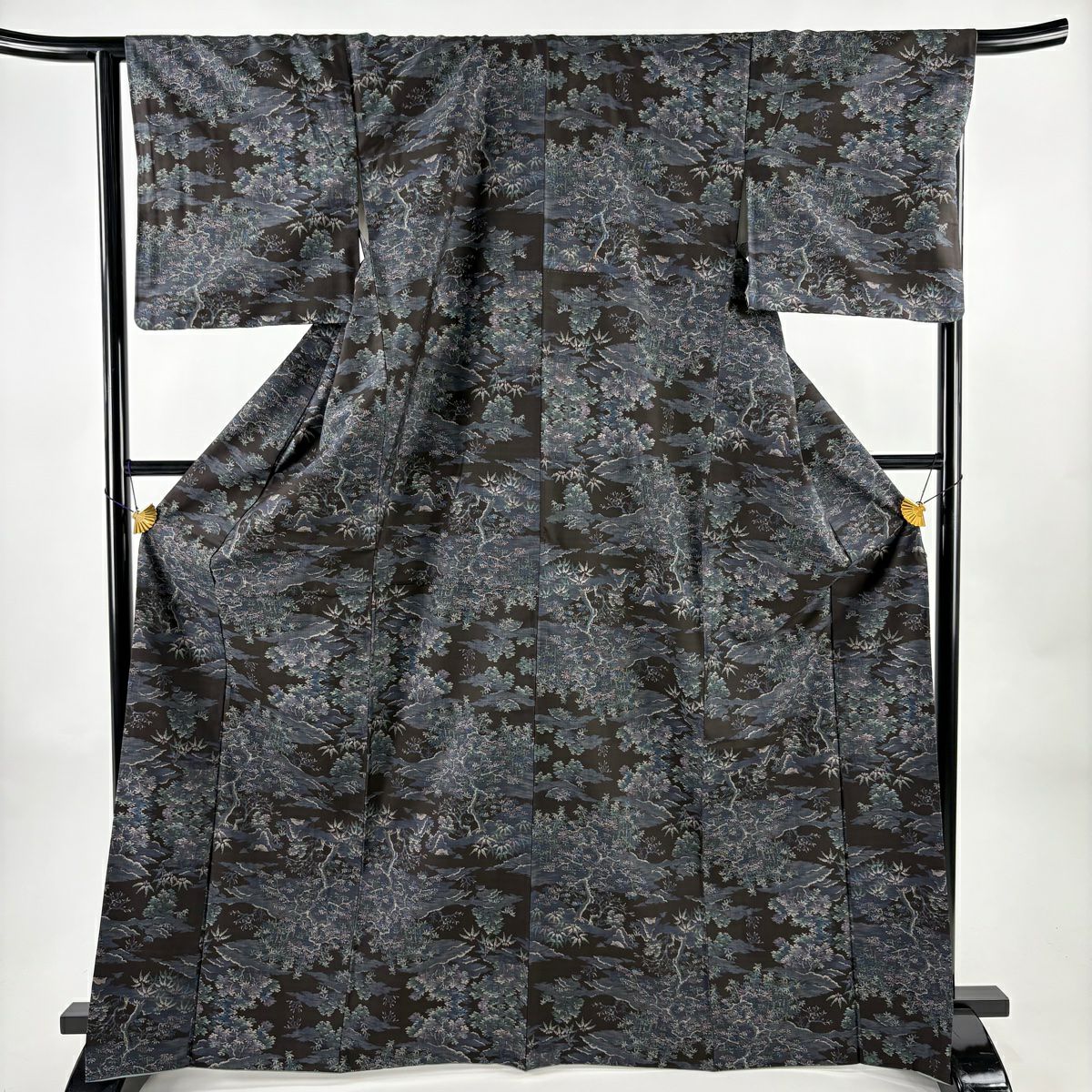 【美品】 大島紬織 身長168cm 袖長66cm M 雙層 純泥染 證書在側 樹木 笹 黑 純蠶絲 名品級