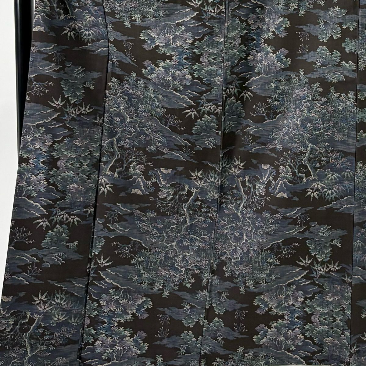 【美品】 大島紬織 身長168cm 袖長66cm M 雙層 純泥染 證書在側 樹木 笹 黑 純蠶絲 名品級