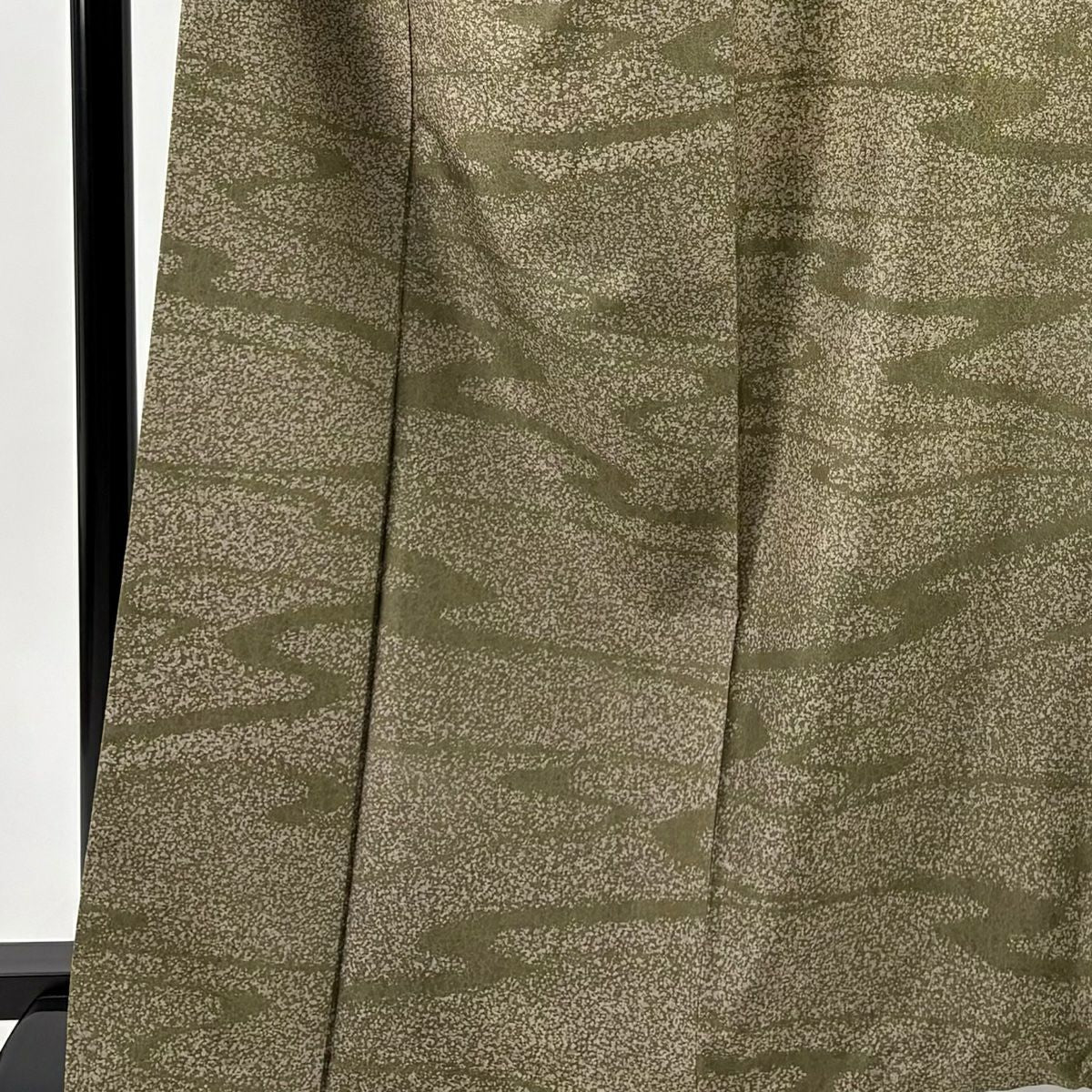 【美品】 大島紬織 身長166cm 袖長64.5cm M 雙層 證書齊全 流水 幾何學 鶯色 純蠶絲 名品級
