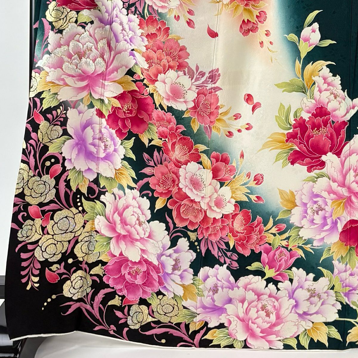 振袖禮服 身長170cm 袖長68cm L 雙層 牡丹 薔薇 刺繡 金銀彩 深綠 純蠶絲 名品級