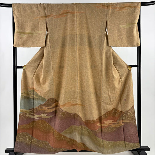 【美品】訪問服 身長159cm 袖長68cm L 雙層 翠山工房 落款あり 山並み 雲文 金彩裝飾 絞染 薄茶 純蠶絲 名品級