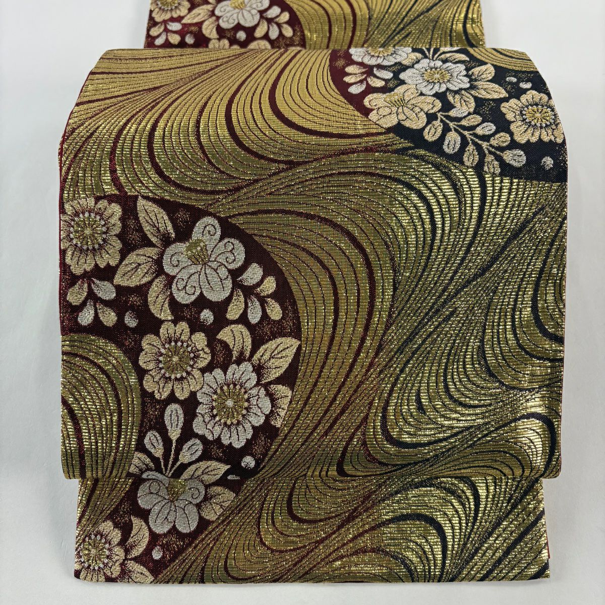 【美品】 袋帶 秀品級 流水 草花紋 金糸 金金箔 紅 六通 純蠶絲