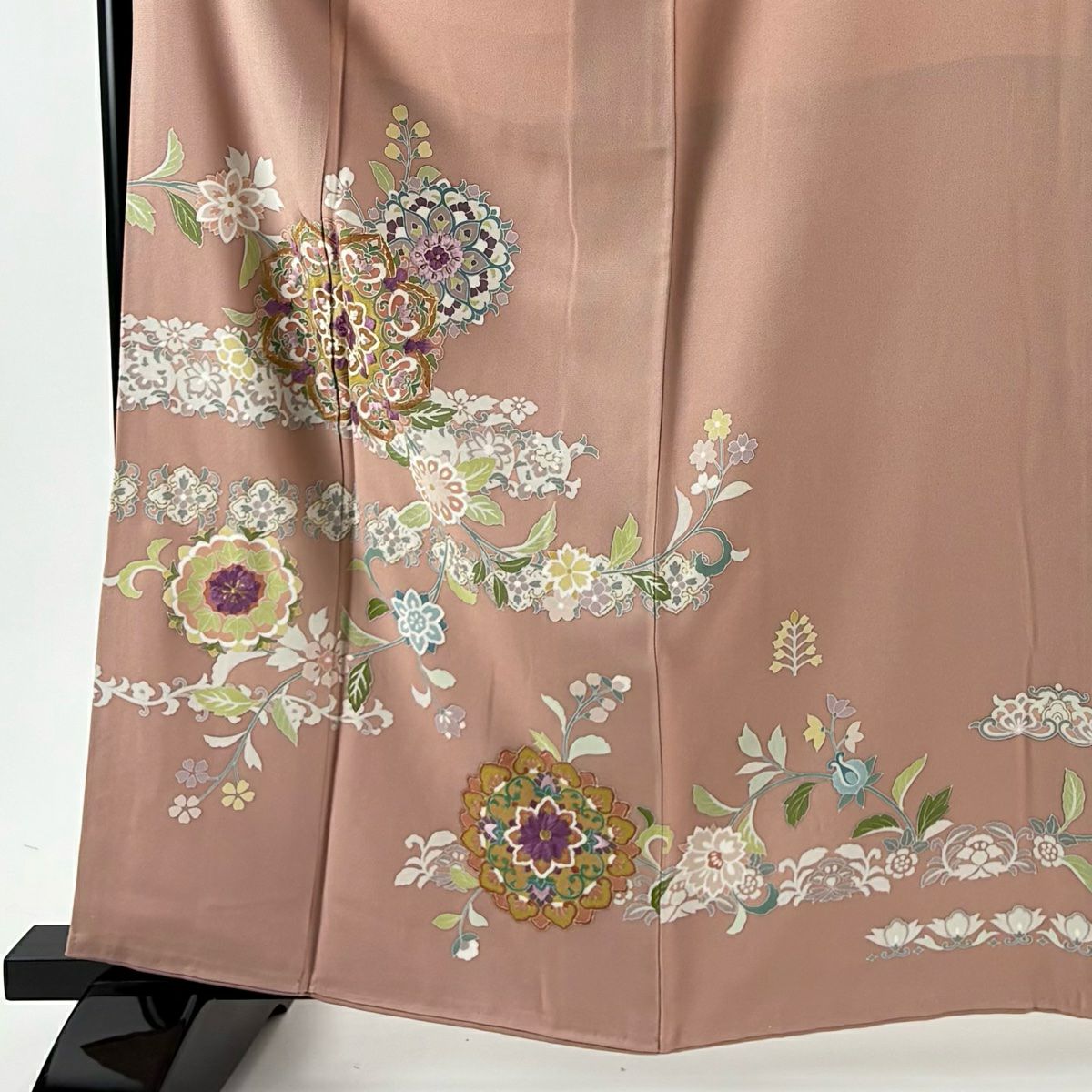 訪問服 身長161cm 袖長69cm L 雙層 帝王紫 落款あり 華紋 花唐草紋 刺繡 金彩裝飾 粉米色 純蠶絲 逸品級