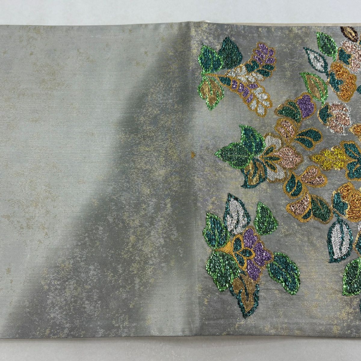 【美品】 袋帶 秀品級 向鳥 草花紋紋 金金箔 灰色 六通 純蠶絲